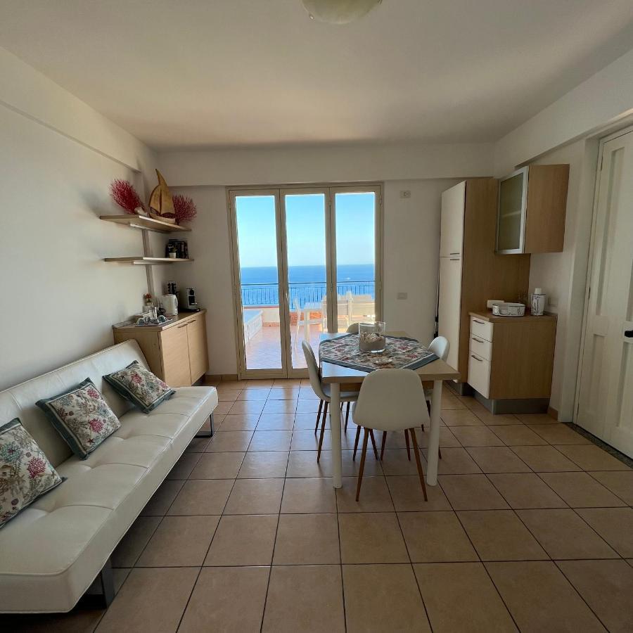 La Baia Delle Sirene Luxury Apartment Letojanni